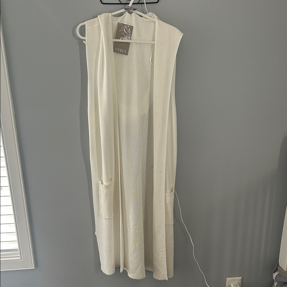 Cyrus Cream Sleeveless hooded Cardigan